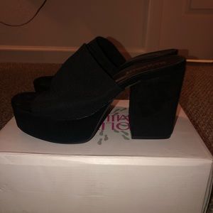 Black platform heels women’s SIZE 9 US